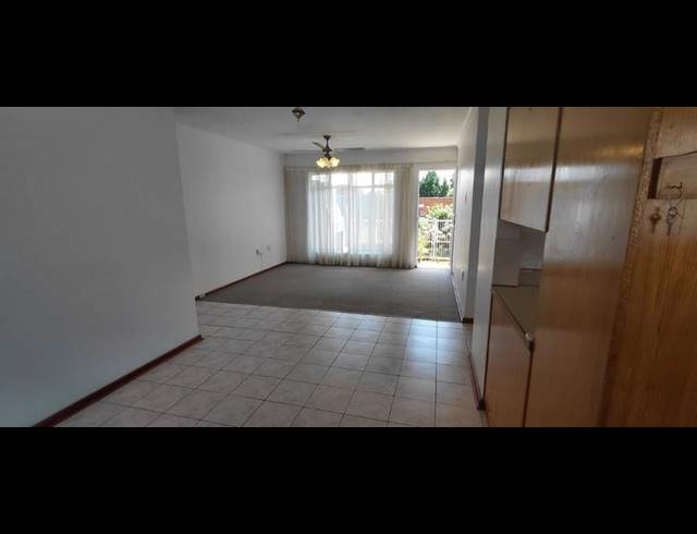 3 BEDROOM TOWNHOUSE FOR SALE IN LANGENHOVENPARK